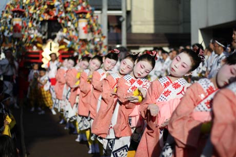 横町万灯組が出陣式でも下座