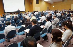 150人が参加した16日の県央基幹病院整備基本計画(案)に関する住民説明会