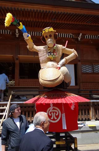 ことしの金賞を受賞した四之町の「孫悟空で金メダル」