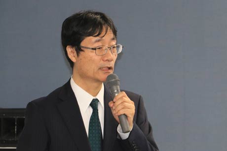 直接、市民に説明する鈴木市長