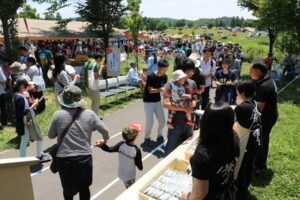 ものすごい人出だった4日のスノーピークHeadquartersの雪峰祭