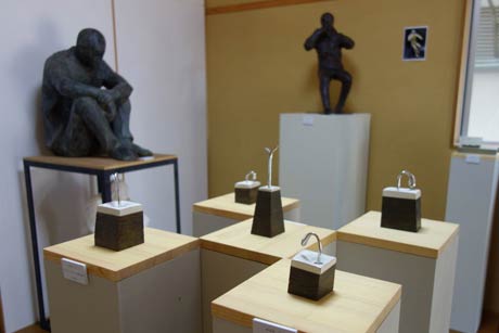 古川敏郎彫刻展の会場