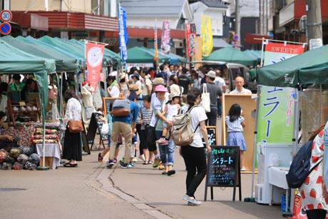 1日で1万3600人の来場者でにぎわう一ノ木戸商店街