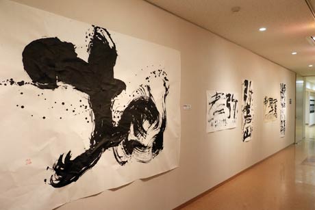  公開制作作品の展示も