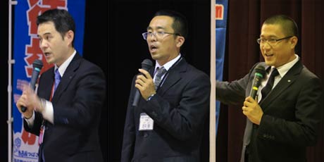 左から寺子屋つばさ実行委員会の嘉瀬会長、坂井団長、燕三条青年会議所の相場理事長