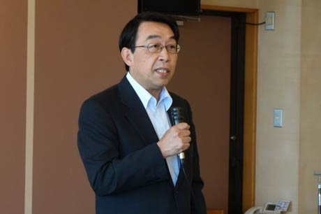 「燕市立小・中学校の発展を願う市民の会」の細川哲夫会長