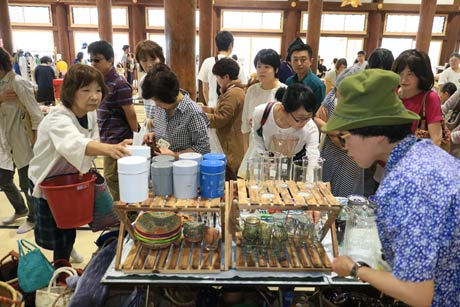25日の御坊市のにぎわい