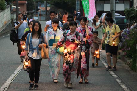 「AKARIBA 湯めぐり散策」にスタート