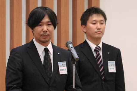 次年度監事候補者に決まった丸山鉄兵さん(左)と知野学さん