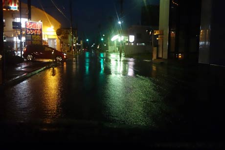  冠水した林町地内の第一産業道路