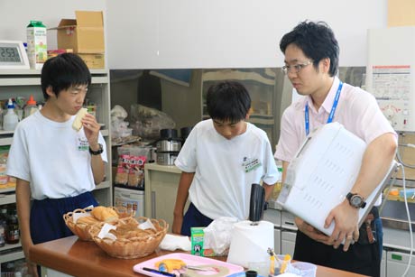  ツインバード工業で職業体験する吉田中学校2年生