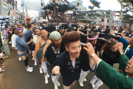 燕1000人みこし