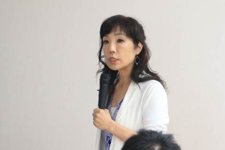 講師の株式会社ハー・ストーリィ代表取締役日野佳恵子さん