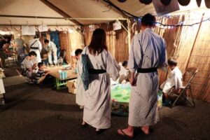 この夏も弥彦で縁日村が始まり13日を除いて15日まで毎晩営業中