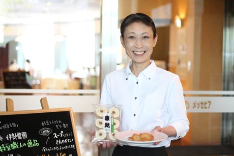 「くるまふラスク」開発の発端となった自分で食べようと車麩のラスクを作ったレストランメッセピアの赤塚支配人