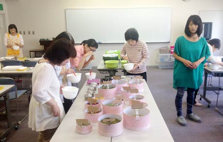  ことし5月に「サンファーム三条」で開かれたハーブ講座