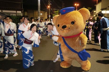  三条夏まつりの市民民謡踊り流しに参戦した「ぽすくま」