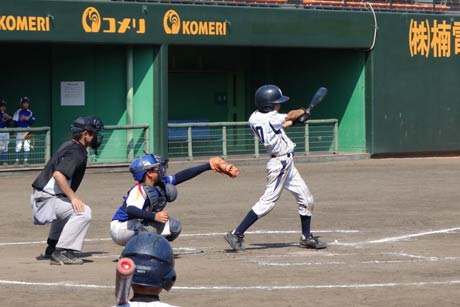 第22回県央地域選抜少年野球大会で決勝の燕南野球スポーツ少年団対吉小キッズ戦
