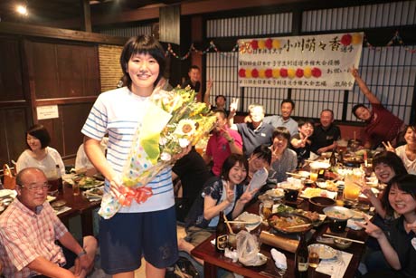 全日本女子学生剣道選手権大会で優勝した日体大2年小川萌々香さんをふるさとの地蔵堂剣士会が祝賀会