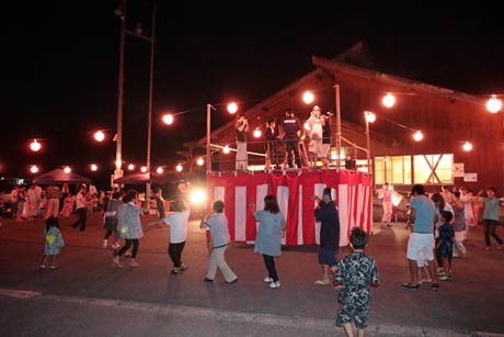  曲谷盆踊り大会