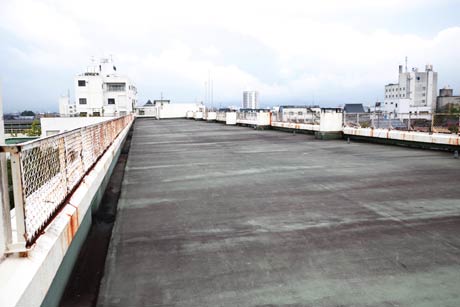 今は締め切って児童が見る機会のなくなった屋上