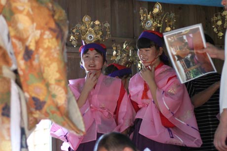 出番を待つ稚児