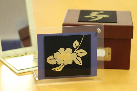 燕三条Wingの金箔貼り体験で作る作品のサンプル