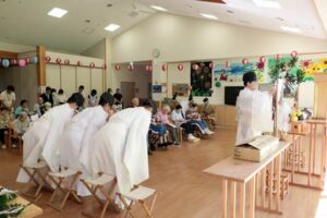 神社に行けない施設入所の高齢者の元へ出向いて敬老長寿祭