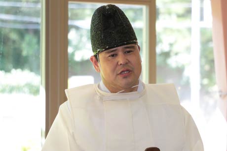 西蒲原神道青年会会長の渡辺太蔵戸隠神社禰宜