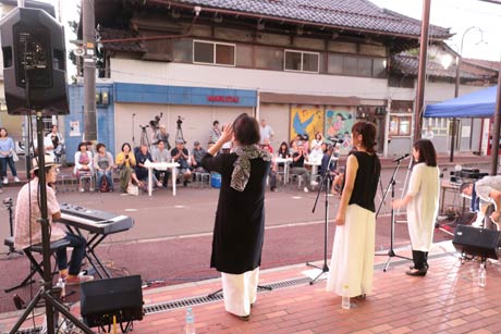 ライブステージ