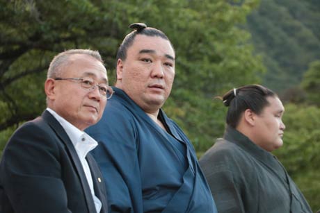 小林弥彦村長と日馬富士