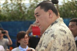 30日の力士会中止で会長の日馬富士は東京へ戻らずに合宿継続