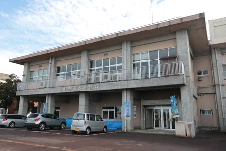 燕市下水終末処理場の管理棟