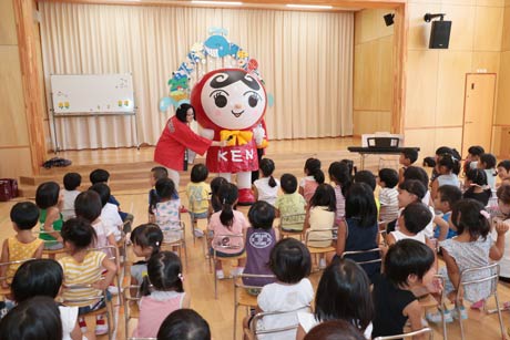 三条人権擁護委員協議会が燕こども園で行った出前講座