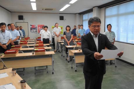 特別養護老人ホーム「つばめ福寿園」の安全運転管理者、山田園長が宣誓