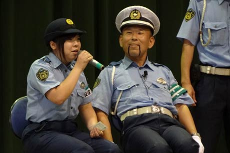 加茂署員による腹話術