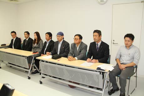 25日行われた記者会見