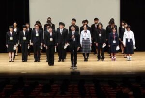 第9回寺子屋つばさ100km徒歩の旅の旅の思い出報告会で学生スタッフ