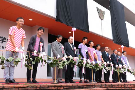 「燕三条　工場の祭典」の拠点、三条ものづくり学校でオープニングセレモニー