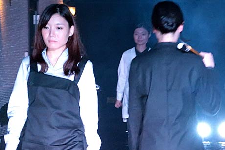 女性だけのRUNWAYでオープニング