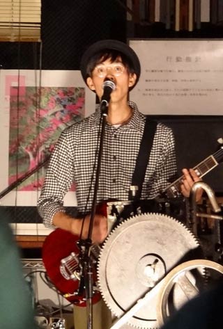 プロギタリスト坂本夏樹さん