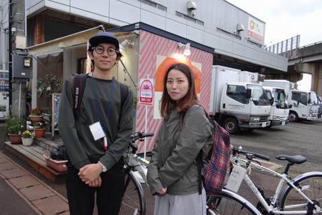  建築士の竹内吉彦さんと作家のウチダリナさん