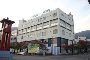 =今年度中に解体が終わる旧やひこ観光ホテル