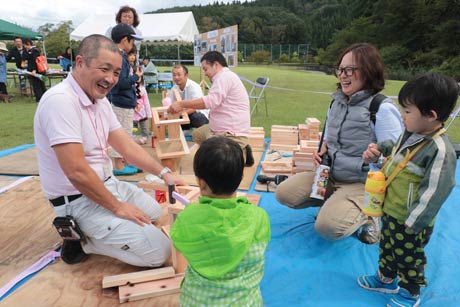 ヒーブ中山が三条市総合運動公園トリムの森で開いた「建築の感謝フェスタ in 三条」