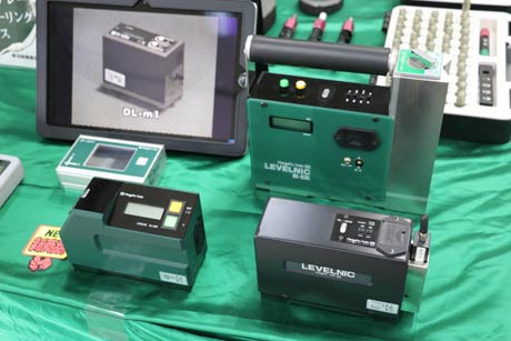  高い精度を発揮するデジタル式水準器「レベルニック」