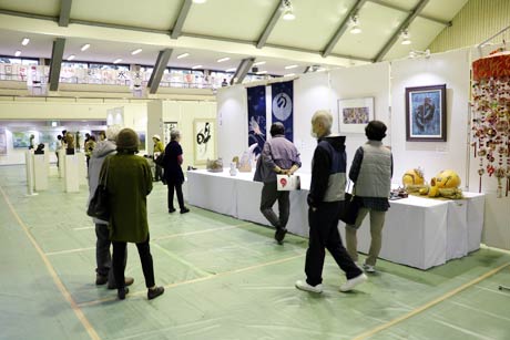 三条市厚生福祉会館で開かれている第12回三条市美術展