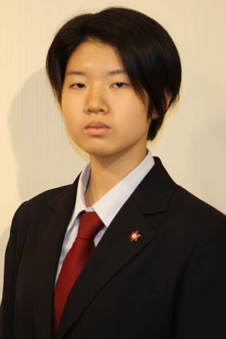 審査員に天才的と評された市展賞受賞作品を描いた三条高校1年生の高畠さん