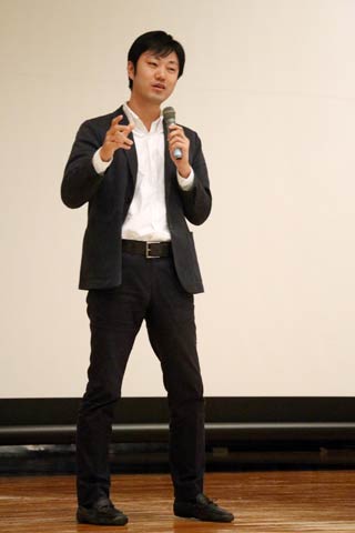  燕市の健康づくりマイストーリー講座で講演する石川善樹氏