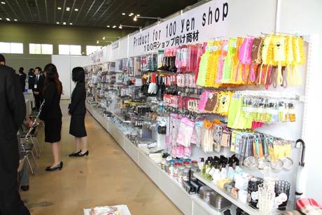 【エコー金属株式会社】100円ショップ向けの商材が主力で、100円ショップをイメージしたディスプレーで注目を集める
