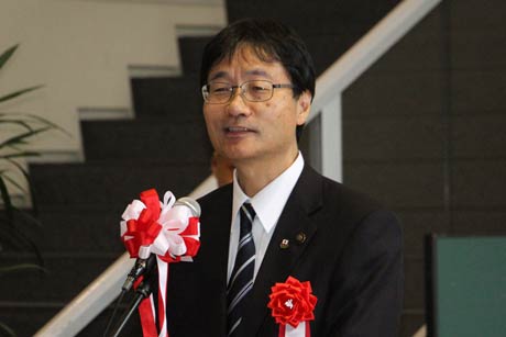  鈴木力燕市長